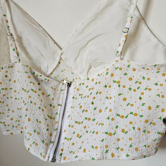 EUC LIKE NEW SHEIN DITSY FLORAL CROPPED BRALETTE TANK TOP SIZE LARGE - Picture 6 of 10